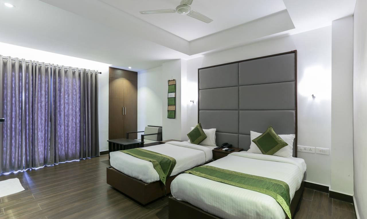 Hotel Crown Suites Kochi Esterno foto