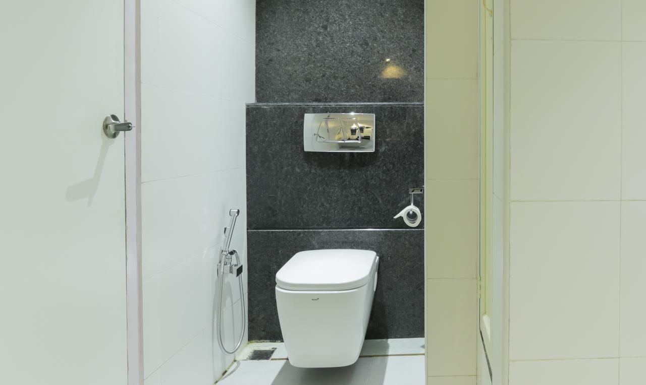 Hotel Crown Suites Kochi Esterno foto