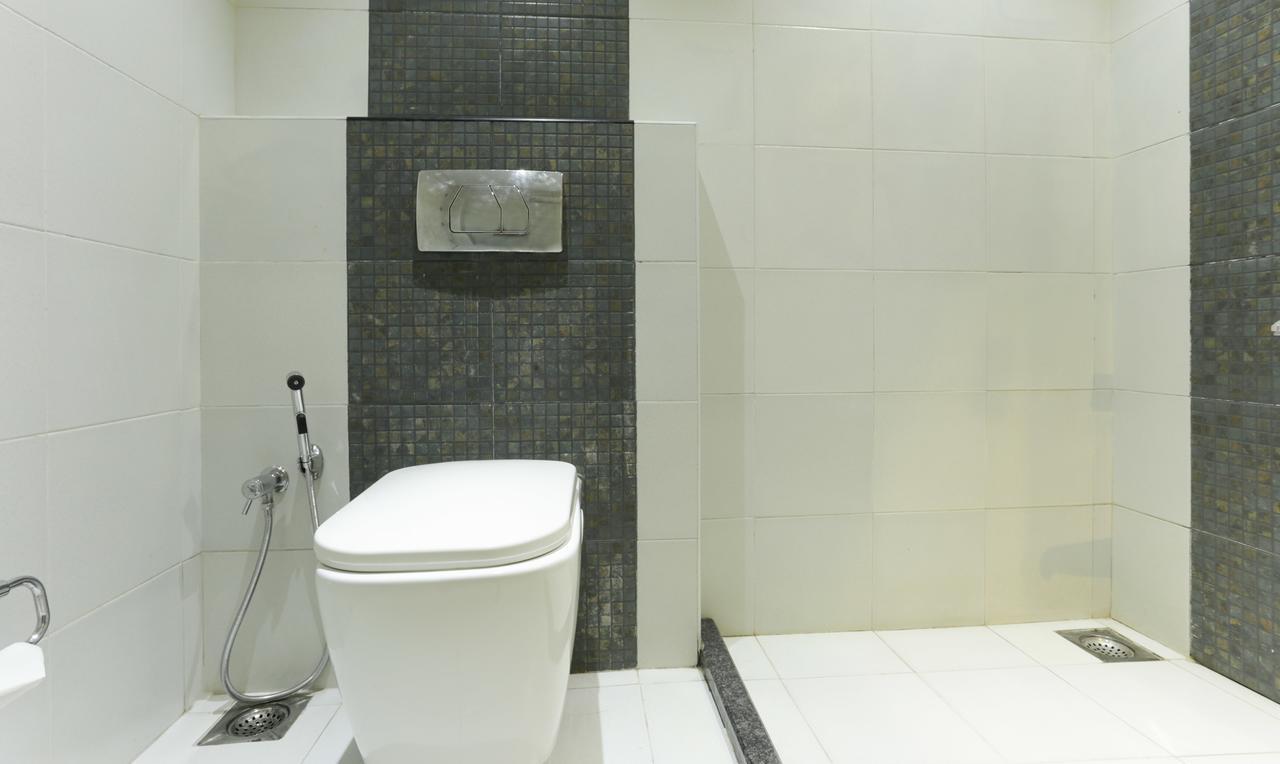 Hotel Crown Suites Kochi Esterno foto