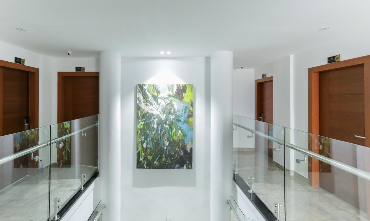 Hotel Crown Suites Kochi Esterno foto